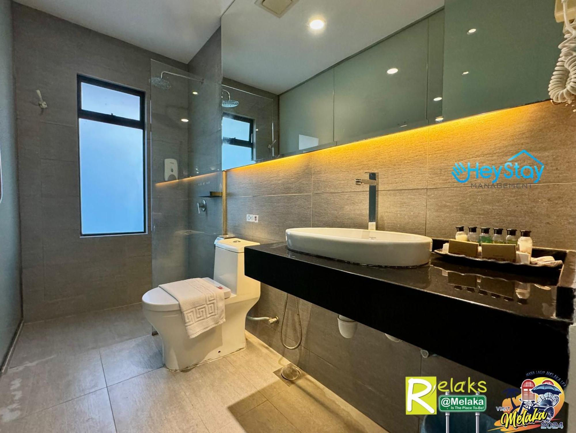 Modern Cave Guest House Walking Distance 5Mins To Jonker Malacca Exterior photo