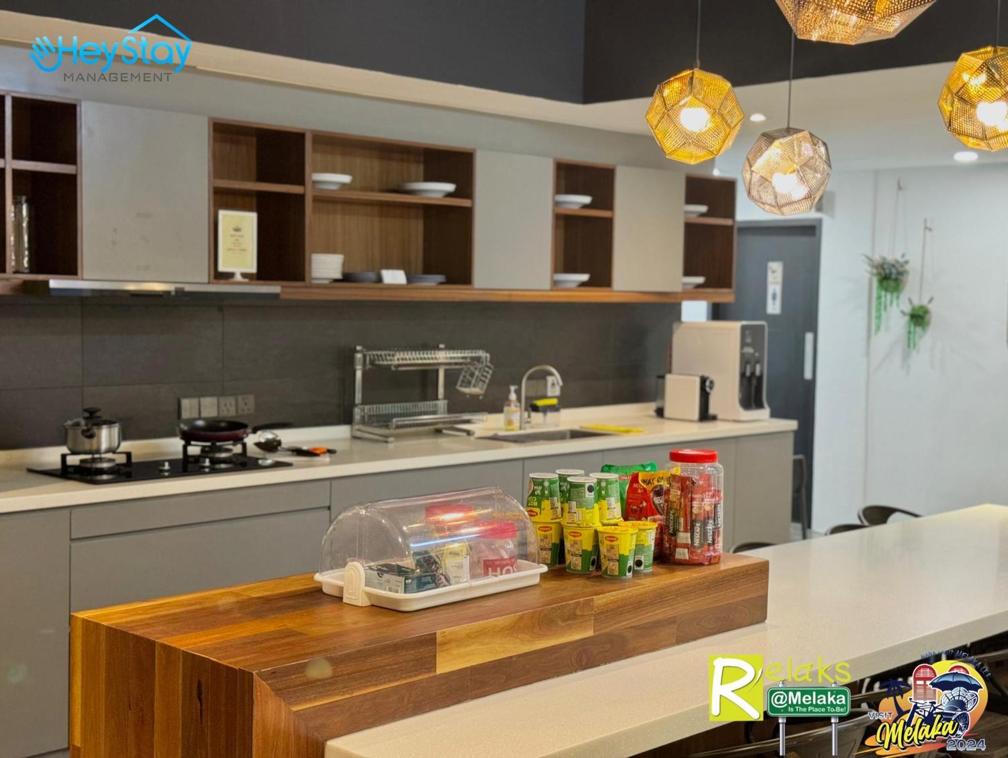 Modern Cave Guest House Walking Distance 5Mins To Jonker Malacca Exterior photo